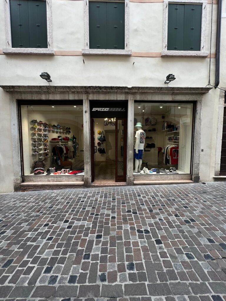 Cessione Azienda 60mq Bassano del Grappa CENTRO STORICO